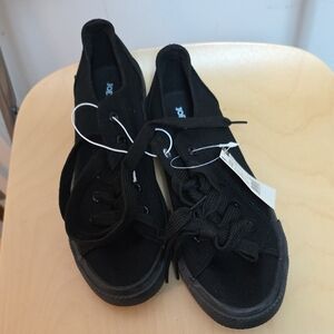Joe Boxer Repeat Youth‎ Sz 5 Black Low-Top Sneakers NWT